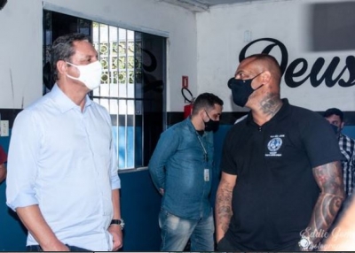 Prefeito Rogério Santos visita o Projeto Sai da Rua Moleque na ZN