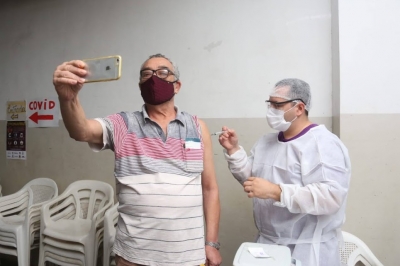 Novos grupos começam a ser vacinados contra a gripe em Santos