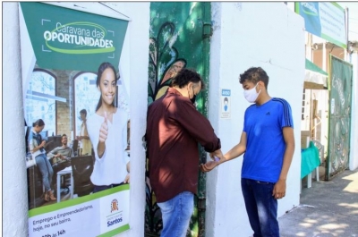 Caravana das Oportunidades leva serviços e brincadeiras à Zona Noroeste de Santos